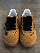Carica l&#39;immagine nel visualizzatore di Gallery, LE JADE SNEAKER LEOPARDATA
