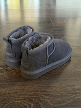 Carica l&#39;immagine nel visualizzatore di Gallery, WOZ TRONCHETTO IN CROSTA GRIGIA &quot;PELOSOTTO&quot;
