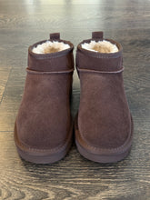 Carica l&#39;immagine nel visualizzatore di Gallery, WOZ TRONCHETTO IN CROSTA MARRONE &quot;PELOSOTTO&quot;
