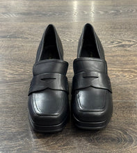 Carica l&#39;immagine nel visualizzatore di Gallery, BRUNO PREMI MOCASSINO PELLE NERA TACCO 7 CM
