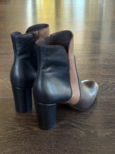 Carica l'immagine nel visualizzatore di Gallery, EMANUELA PASSERI TRONCHETTO TACCO 7 CM MULTI COLOR
