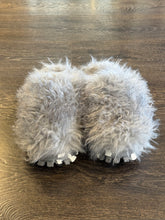 Carica l&#39;immagine nel visualizzatore di Gallery, JOIA PARIS SABOT PELOSOTTO GRIGIO
