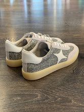 Carica l'immagine nel visualizzatore di Gallery, LE JADE SNEAKER IN GLITTER ARGENTO
