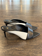 Carica l'immagine nel visualizzatore di Gallery, CARRANO MULE PELLE NERA E BIANCA TC 6 CM
