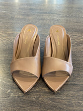 Carica l'immagine nel visualizzatore di Gallery, CARRANO MULE PELLE MOCHA (MARRONE) TC 6 CM
