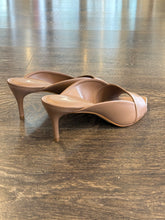 Carica l'immagine nel visualizzatore di Gallery, CARRANO MULE PELLE MOCHA (MARRONE) TC 6 CM
