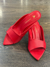 Carica l&#39;immagine nel visualizzatore di Gallery, CARRANO MULE PELLE ROSSA TC 6 CM
