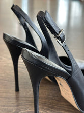 Carica l&#39;immagine nel visualizzatore di Gallery, CARRANO SLINGBACK IN PELLE NERA TACCO 10,5 CM
