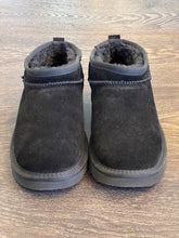 Carica l&#39;immagine nel visualizzatore di Gallery, WOZ TRONCHETTO IN CROSTA NERA &quot;PELOSOTTO&quot;
