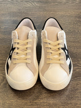 Carica l&#39;immagine nel visualizzatore di Gallery, VITAMINA SNEAKER BIANCA+STELLA NERA

