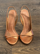 Carica l&#39;immagine nel visualizzatore di Gallery, VICENZA SANDALO LAMINATO ROSA TACCO 11 CM ASIMMETRICO
