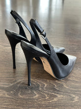 Carica l&#39;immagine nel visualizzatore di Gallery, CARRANO SLINGBACK IN PELLE NERA TACCO 10,5 CM
