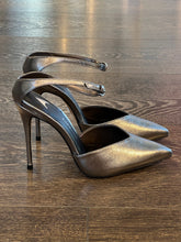 Carica l&#39;immagine nel visualizzatore di Gallery, CARRANO DECOLLETE&#39; SPEZZATA PELLE LAMINATA INOX TACCO 11 CM
