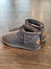 Carica l&#39;immagine nel visualizzatore di Gallery, WOZ EKP &quot;PELOSOTTO&quot; IN MONTONE GRIGIO
