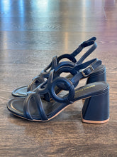 Carica l&#39;immagine nel visualizzatore di Gallery, BRUNO PREMI SANDALO BLU CERCHI TC 7,5CM
