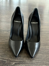 Carica l&#39;immagine nel visualizzatore di Gallery, CARRANO DECOLLETE TACCO 10,5CM IN PELLE NERA
