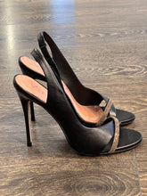 Carica l&#39;immagine nel visualizzatore di Gallery, VICENZA SANDALO PELLE NERA TACCO 11 CM ASIMMETRICO STRASS
