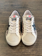 Carica l&#39;immagine nel visualizzatore di Gallery, VITAMINA SNEAKER LEOPARDO+STELLA NERA
