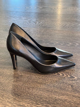 Carica l&#39;immagine nel visualizzatore di Gallery, CARRANO DECOLLETE&#39; IN PELLE NERA TACCO 8,5CM
