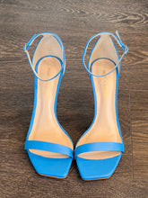Carica l&#39;immagine nel visualizzatore di Gallery, MISS UNIQUE SANDALO IN PELLE AZZURRA TALLONE
