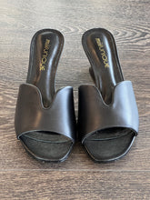 Carica l'immagine nel visualizzatore di Gallery, CECIL/MISS UNIQUE  MULE IN PELLE NERO TACCO SCULTURA 5 CM
