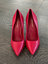Carica l&#39;immagine nel visualizzatore di Gallery, CARRANO DECOLLETE IN PELLE ROSSA TACCO 10,5CM  IN ACCIAIO
