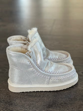 Carica l&#39;immagine nel visualizzatore di Gallery, WOZ STIVALETTO IN CROSTA GLITTER PLATINO FODERATO CALDA ECOPELLICCIA
