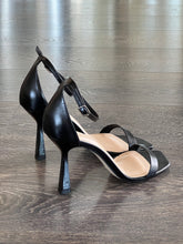 Carica l&#39;immagine nel visualizzatore di Gallery, MISS UNIQUE SANDALO IN PELLE NERA TALLONE
