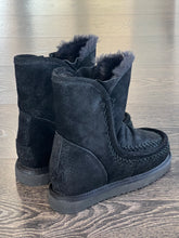 Carica l&#39;immagine nel visualizzatore di Gallery, WOZ STIVALETTO IN CROSTA COLOR NERO GLITTER CON ZEPPA INTERNA &quot;PELOSOTTO&quot;
